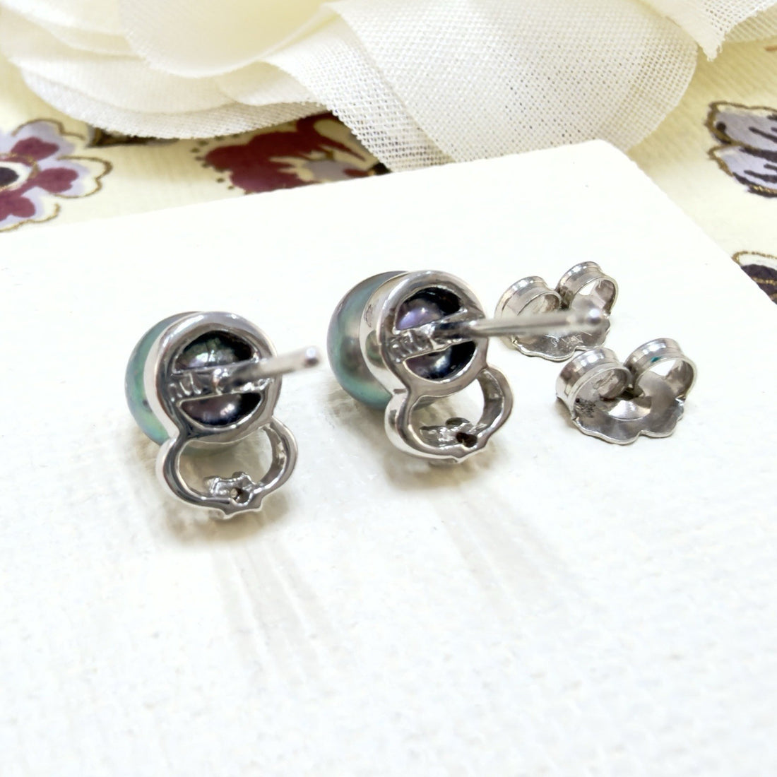 14k White Gold Genuine Gray/Peacock Pearl (6.5mm) & Diamond Stud Earrings