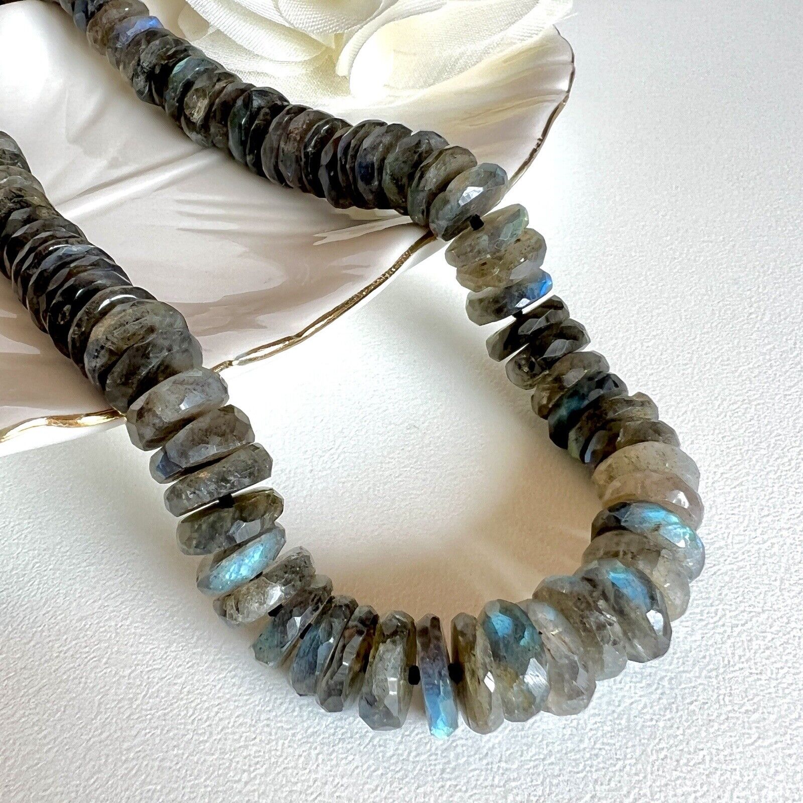 Genuine Labradorite (352cts) 14k Strand/String Beaded Necklace, New 18.5"