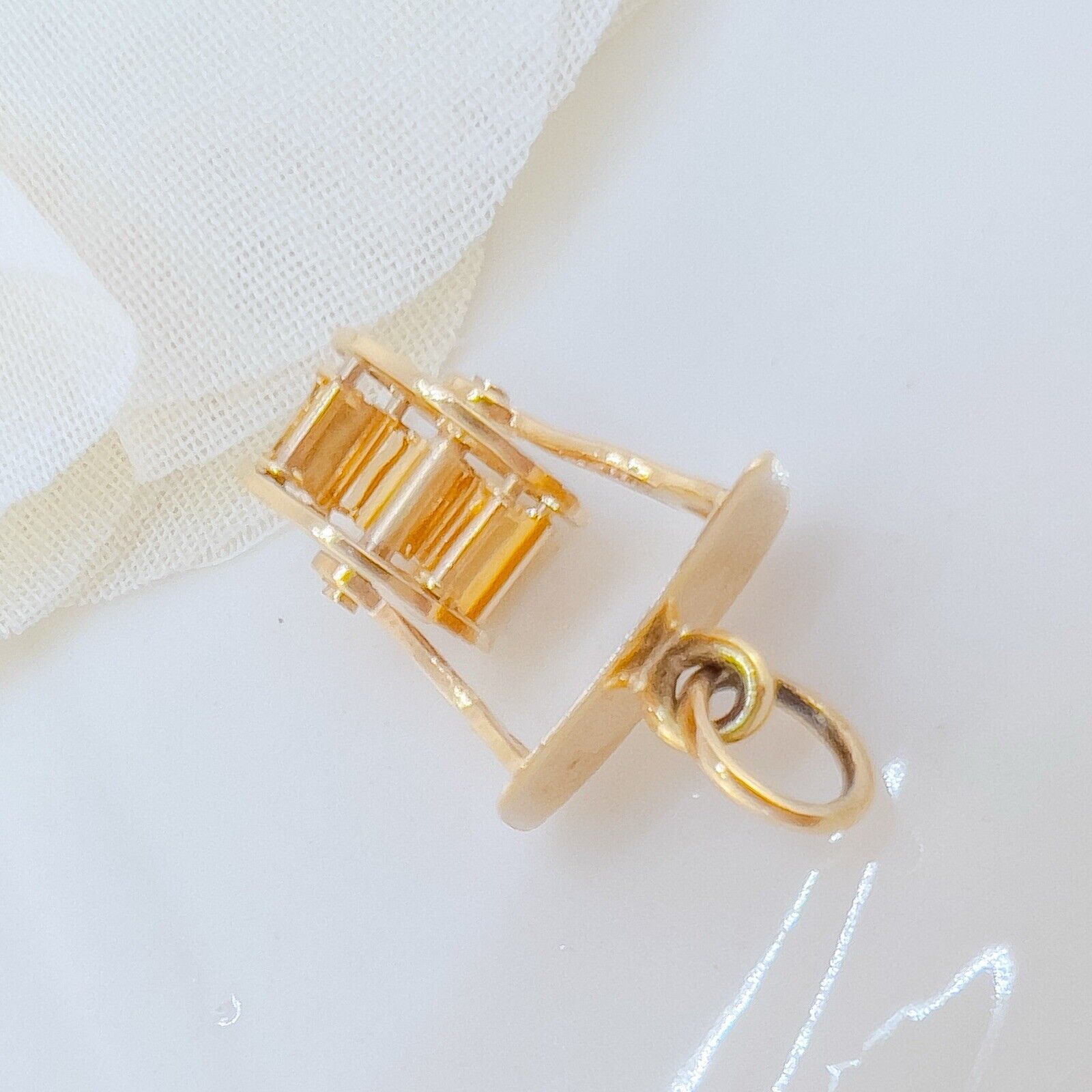14k Yellow Gold Antique Style Ferris Wheel Charm/Pendant, Preowned
