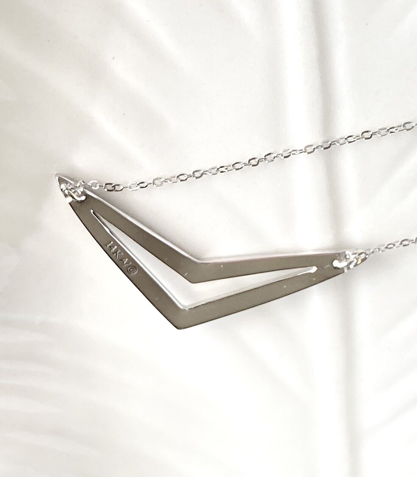 Genuine Diamonds & Solid 14K White Gold Chevron Pendant Necklace, New, 17"