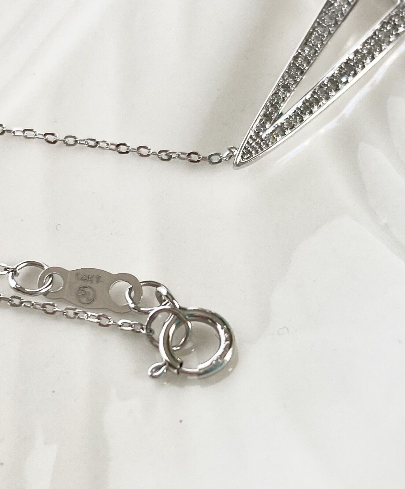 Genuine Diamonds & Solid 14K White Gold Chevron Pendant Necklace, New, 17"