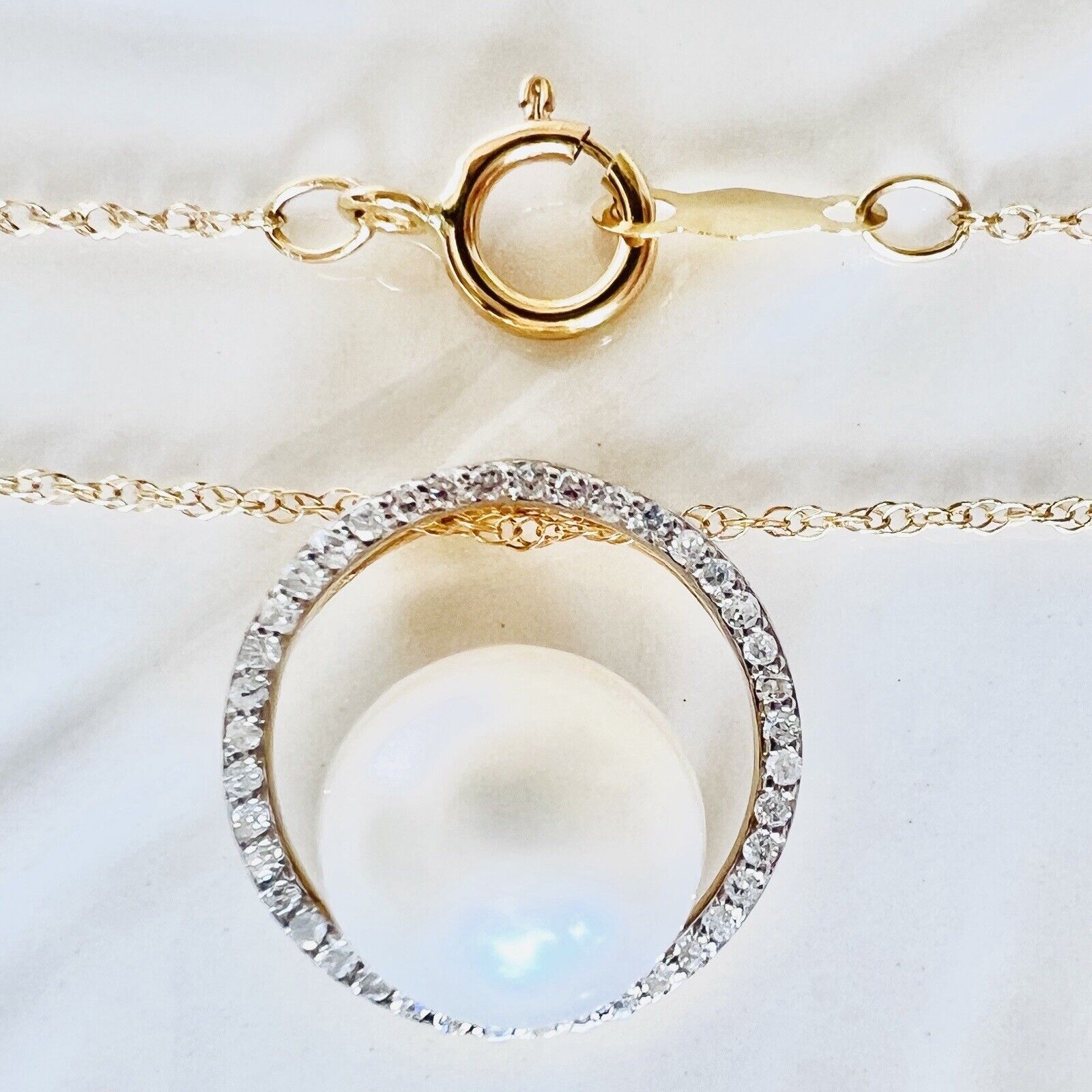 Solid 14k Yellow Gold Genuine Pearl and Diamond Circle Pendant Necklace, New 18”
