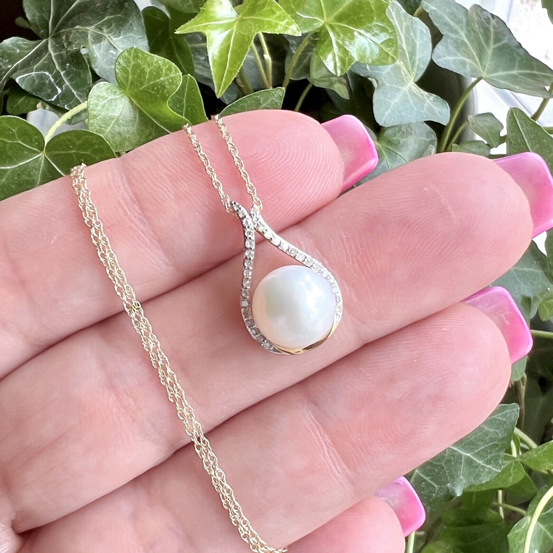 Solid 14k Yellow Gold Genuine Pearl and Diamond Pendant Necklace, New 18”