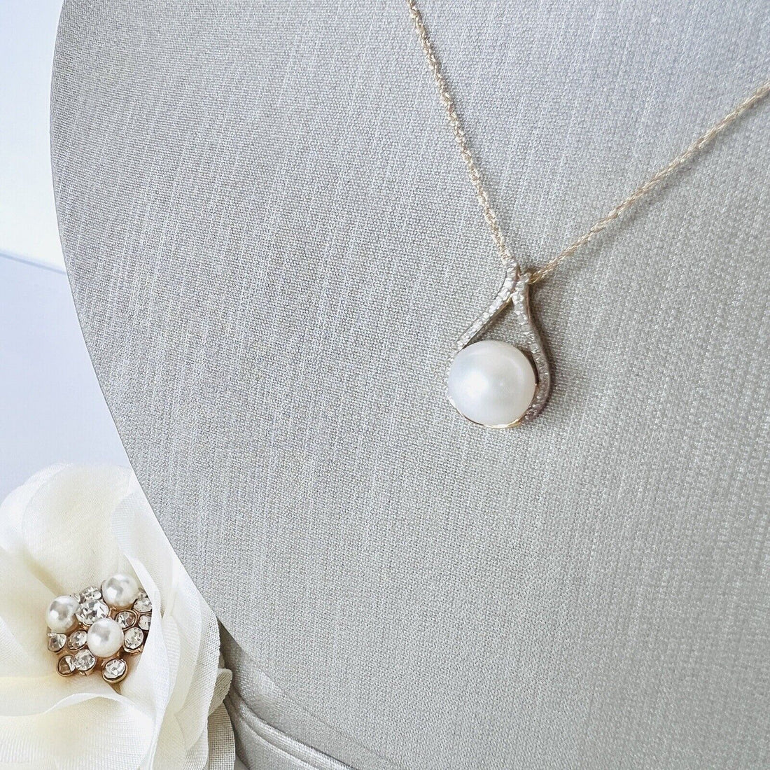 Solid 14k Yellow Gold Genuine Pearl and Diamond Pendant Necklace, New 18”