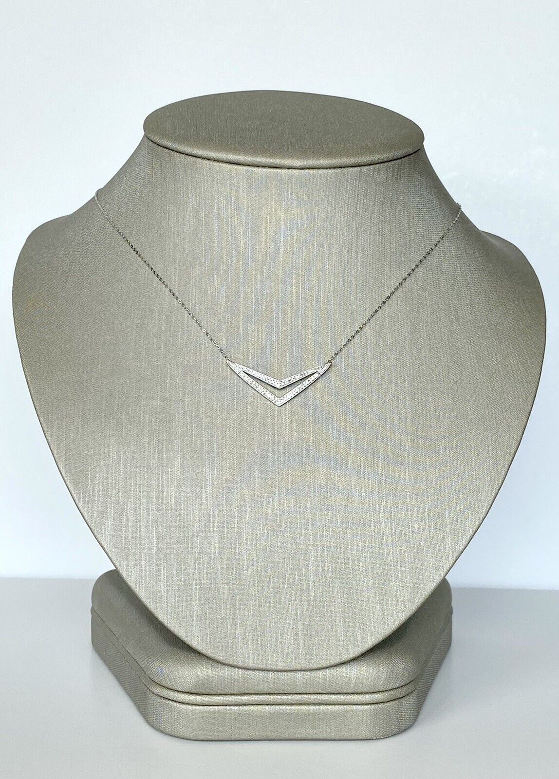 Genuine Diamonds & Solid 14K White Gold Chevron Pendant Necklace, New, 17"