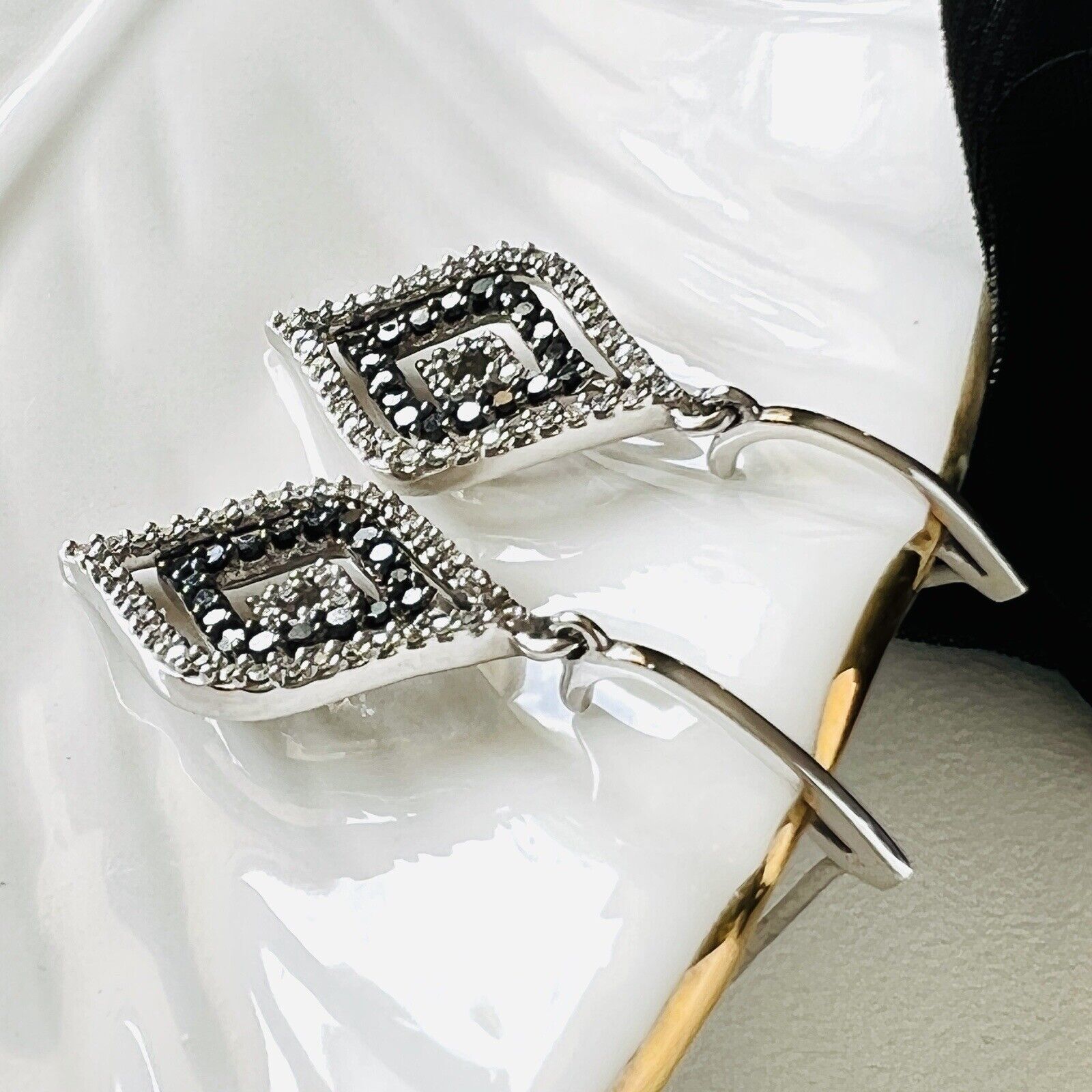 Solid 10k White Gold Genuine Diamond (0.50ctw) Dangle/Drop Earrings, New 1.40"