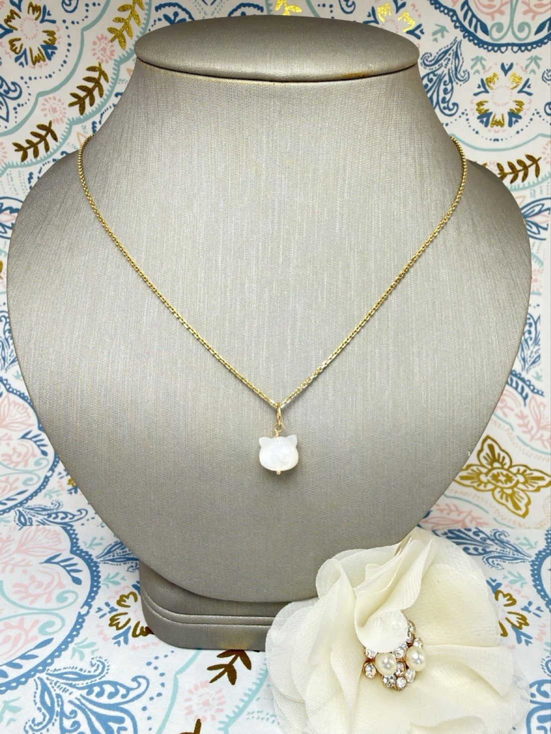 Solid 14K Yellow Gold Mother of Pearl Cat Pendant/Charm, New