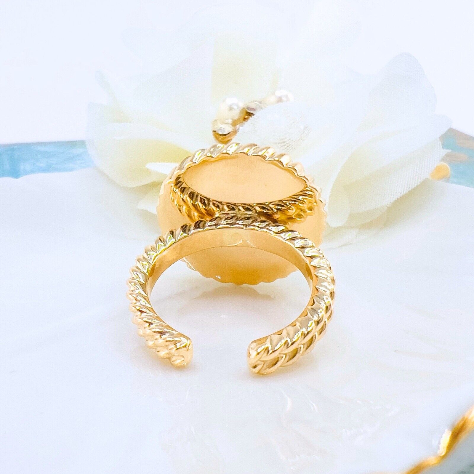 14k Yellow Gold Persian Turquoise (15mm) Handcrafted Ring, New, Size 6.75